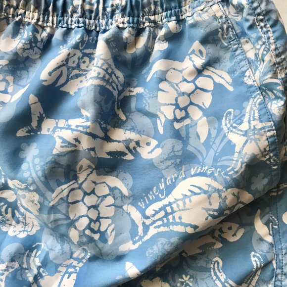 Vineyard Vines Swim Trunks Mens Size XL 18 Blue Bathing Suit Turtle Fish Dolphin - Picture 6 of 16